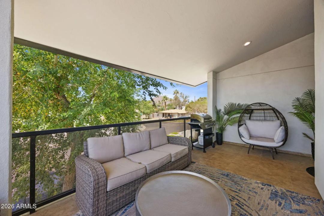 Real Estate Picture 8