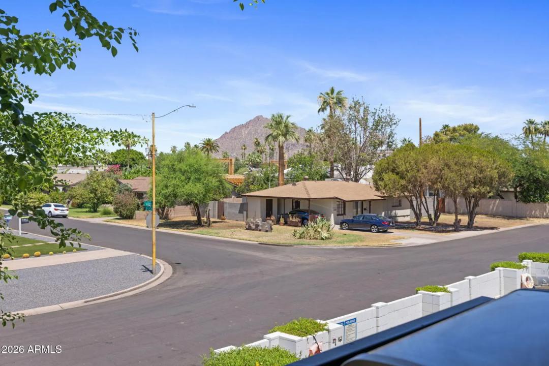 Real Estate Picture 9