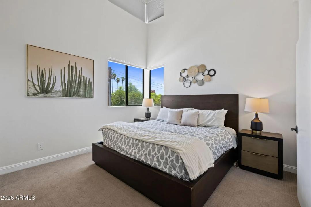 Real Estate Picture 10