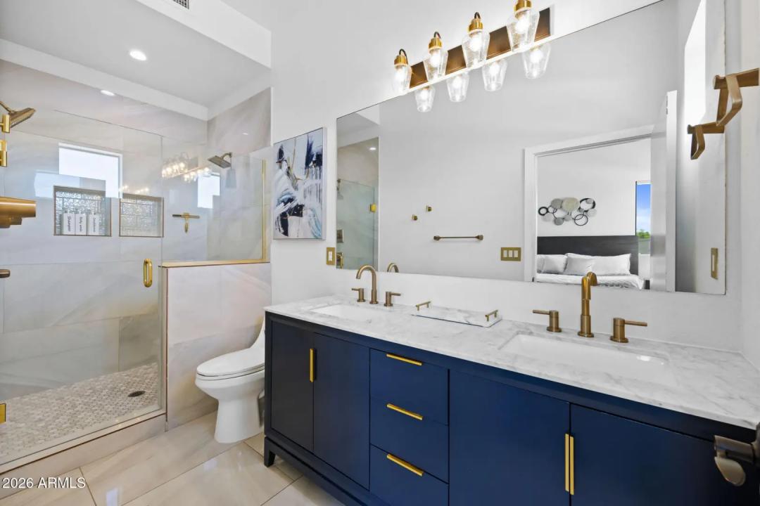 Real Estate Picture 12