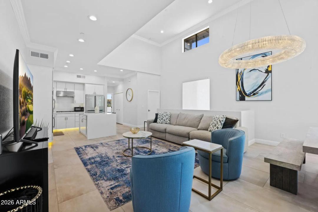 Real Estate Picture 3