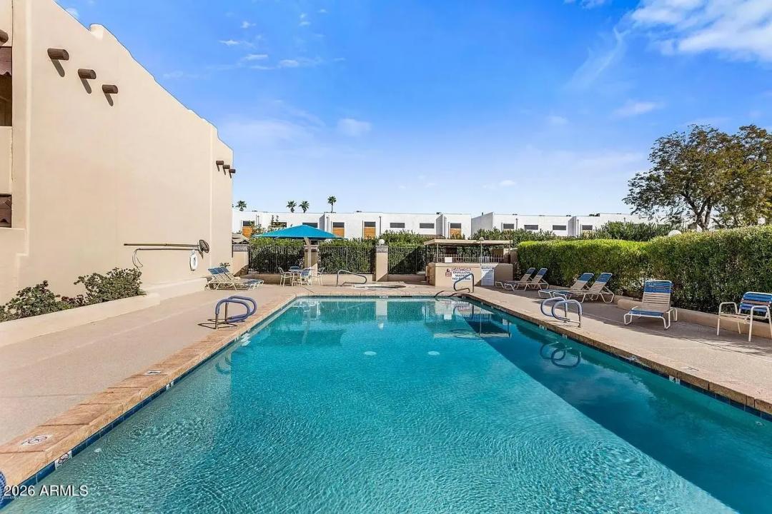 Real Estate Picture 11
