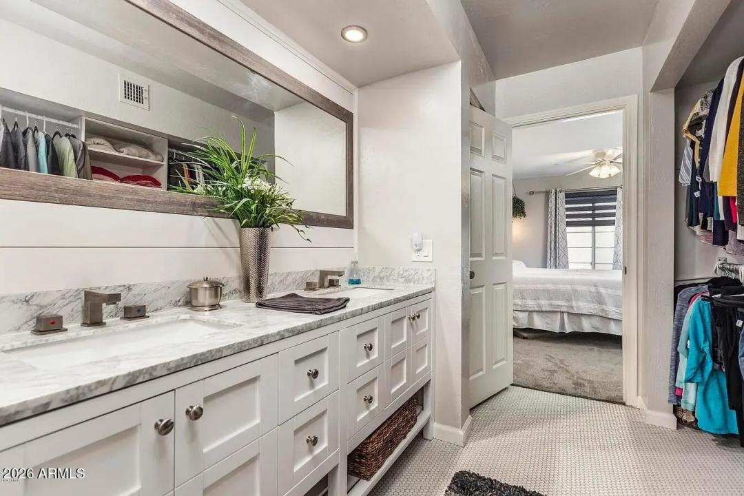 Real Estate Picture 9