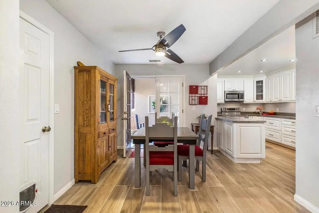 Real Estate Picture 12