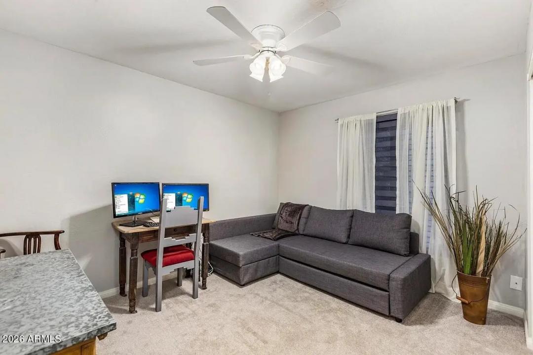 Real Estate Picture 14