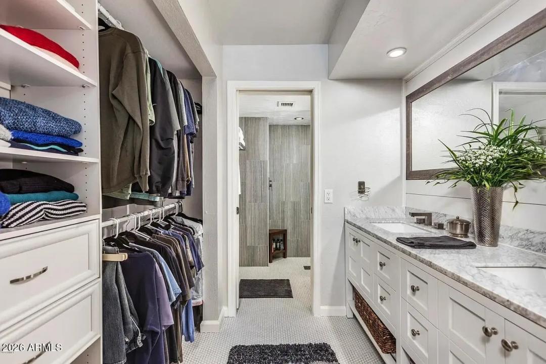 Real Estate Picture 15