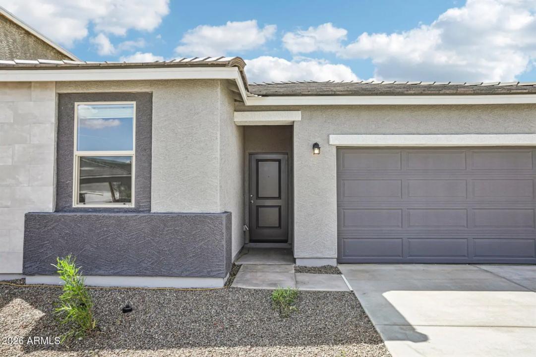 Real Estate Picture 4