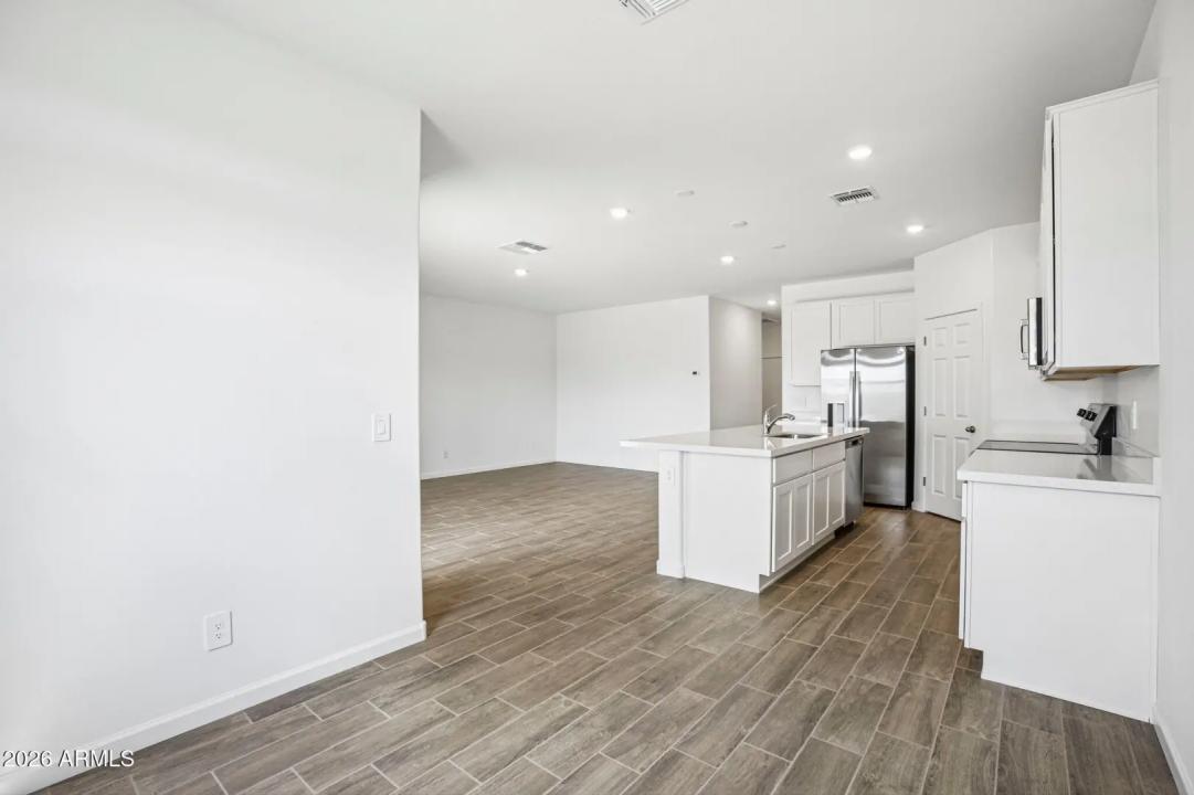 Real Estate Picture 6