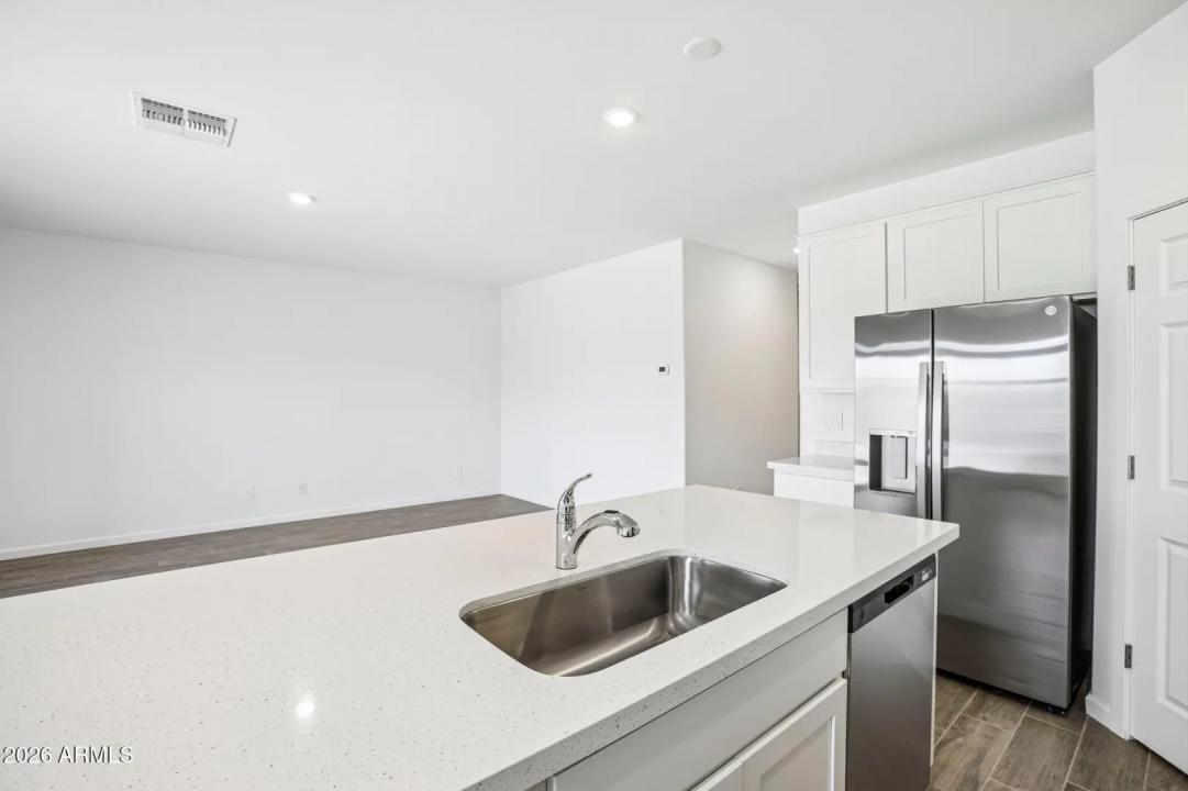 Real Estate Picture 12