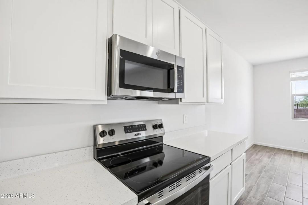 Real Estate Picture 13