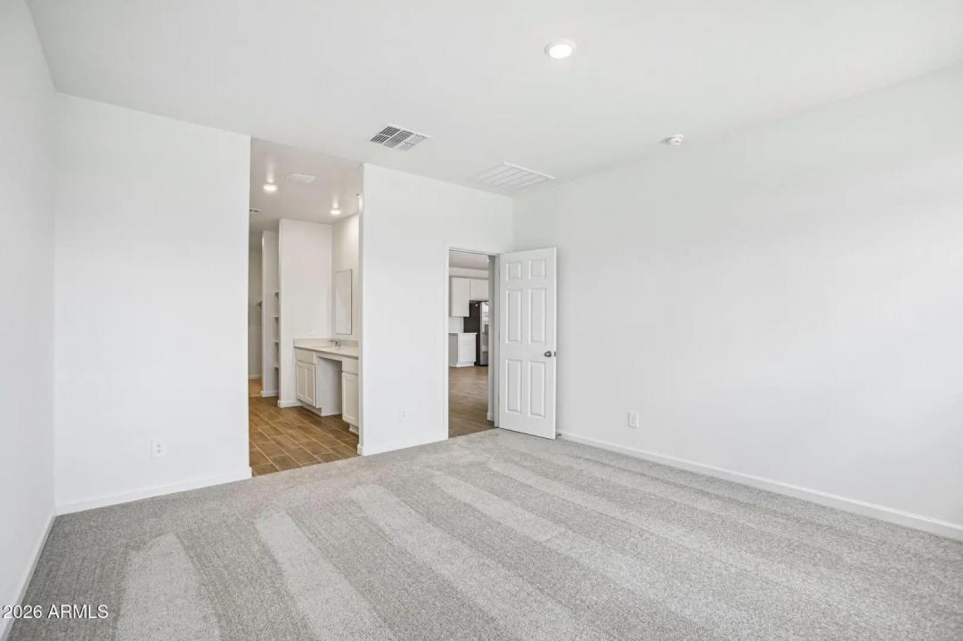 Real Estate Picture 16