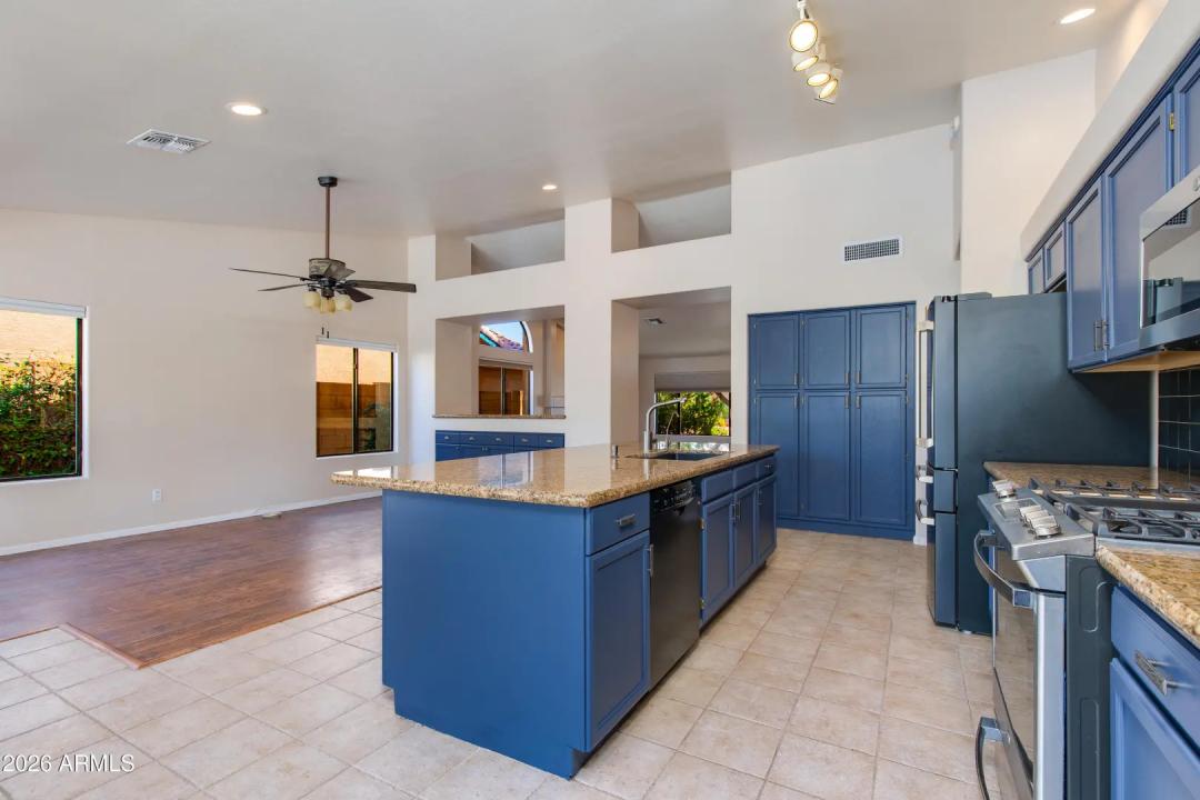 Real Estate Picture 5