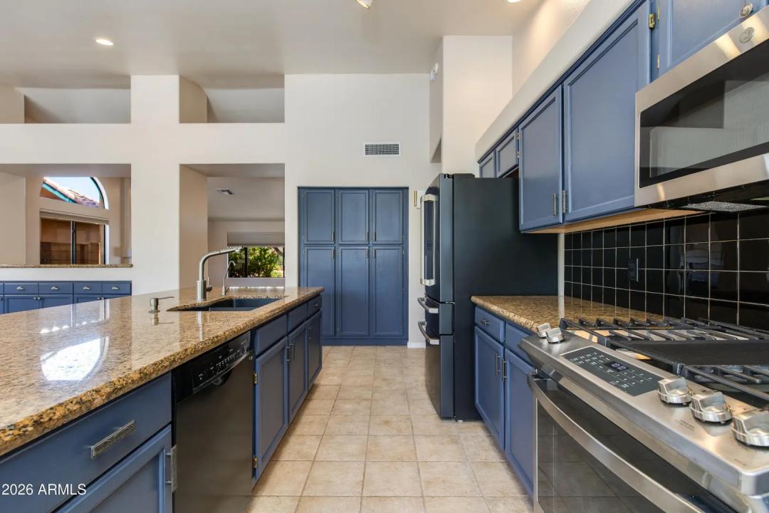 Real Estate Picture 6