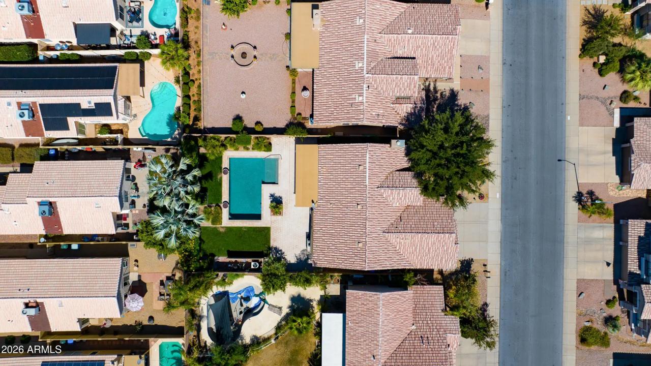 Real Estate Picture 17