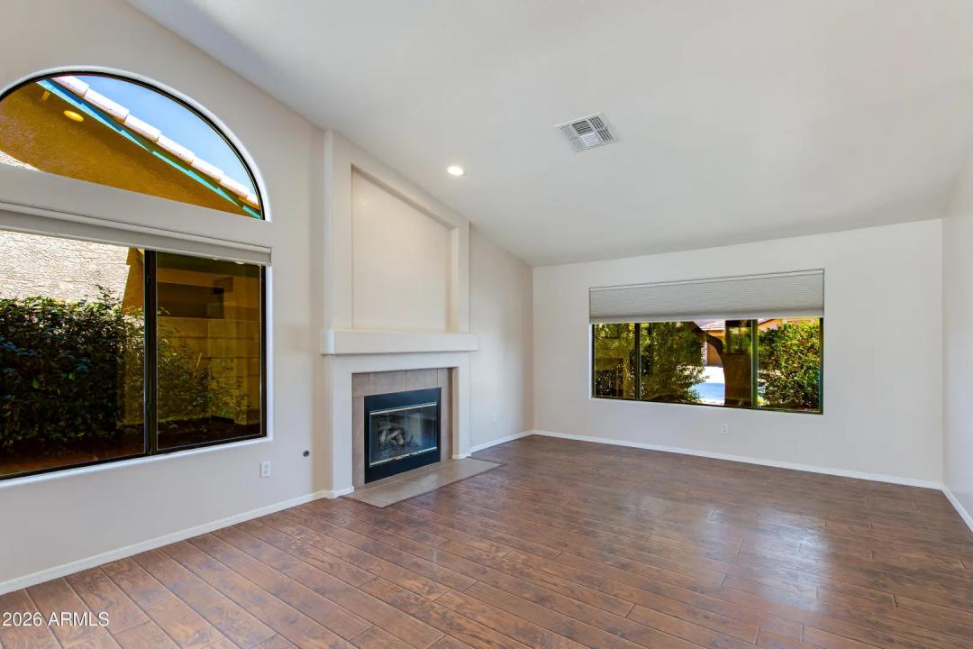 Real Estate Picture 7