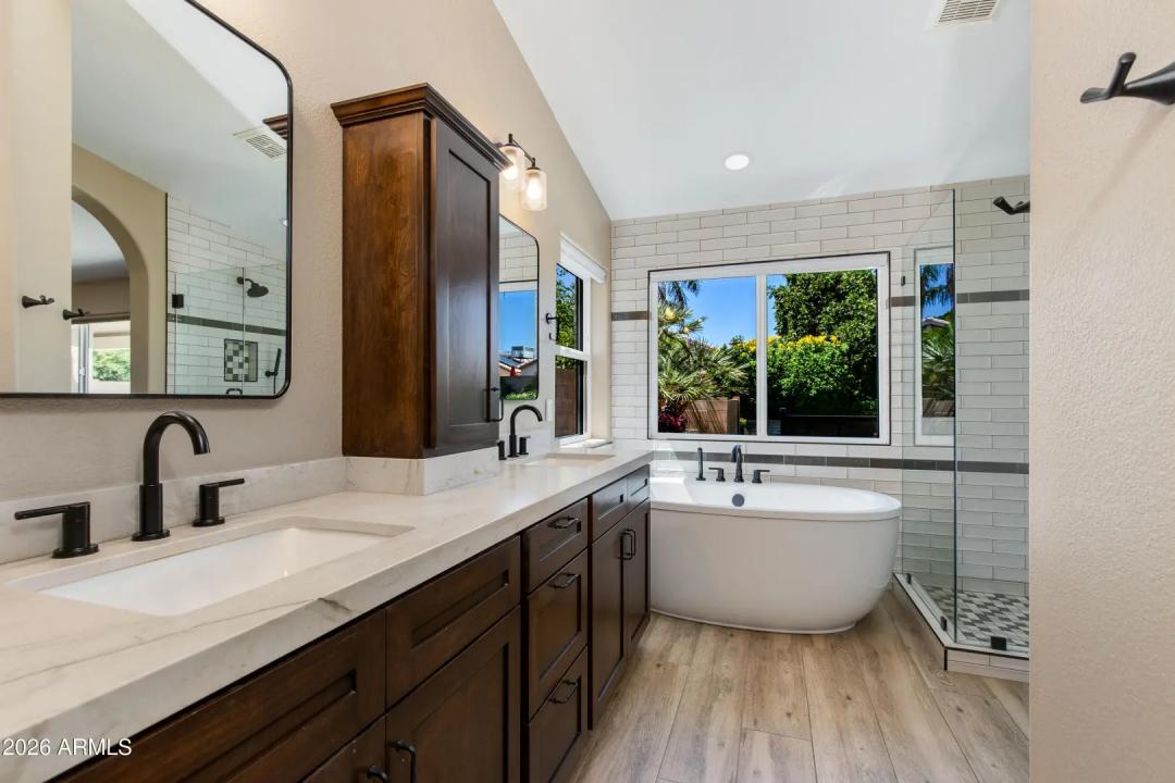 Real Estate Picture 10