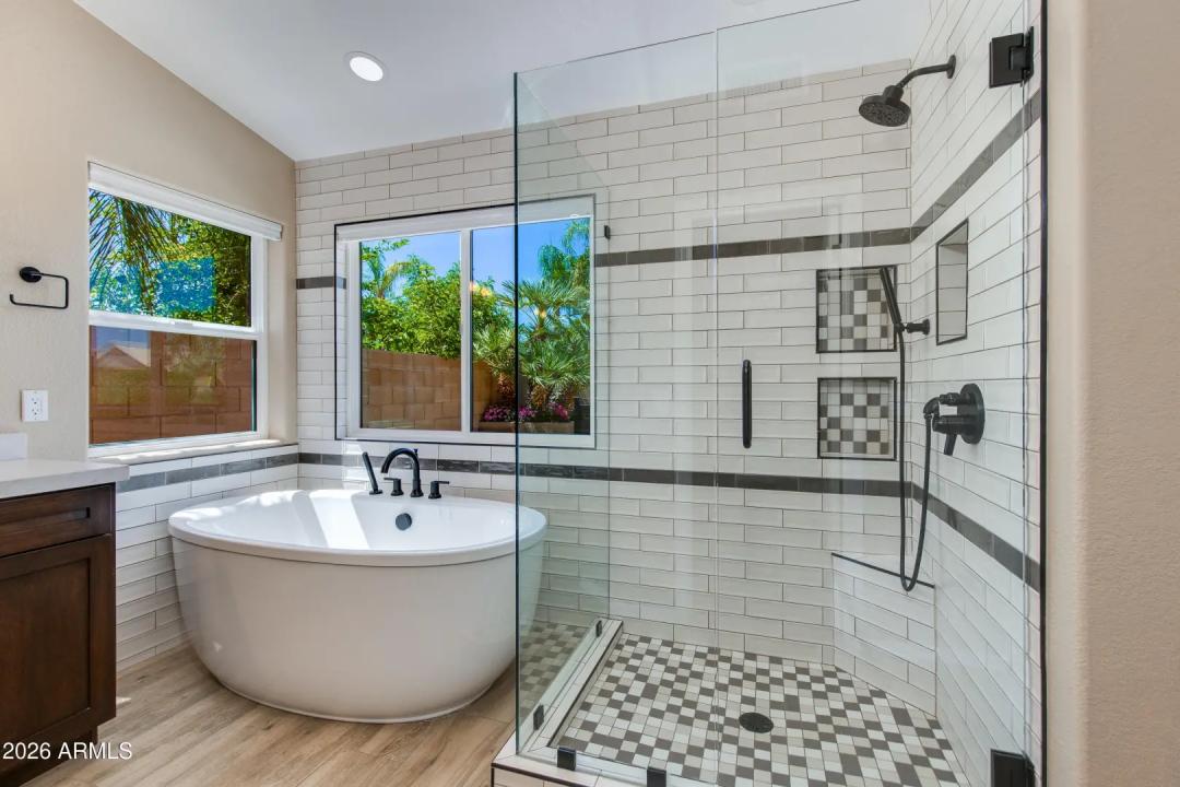 Real Estate Picture 11
