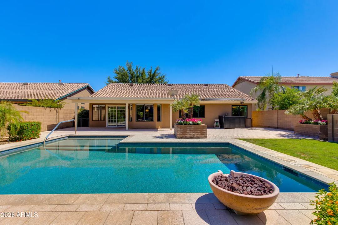 Real Estate Picture 15