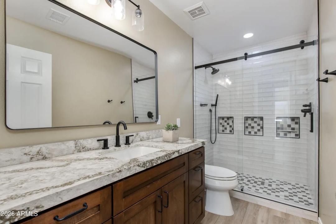 Real Estate Picture 13