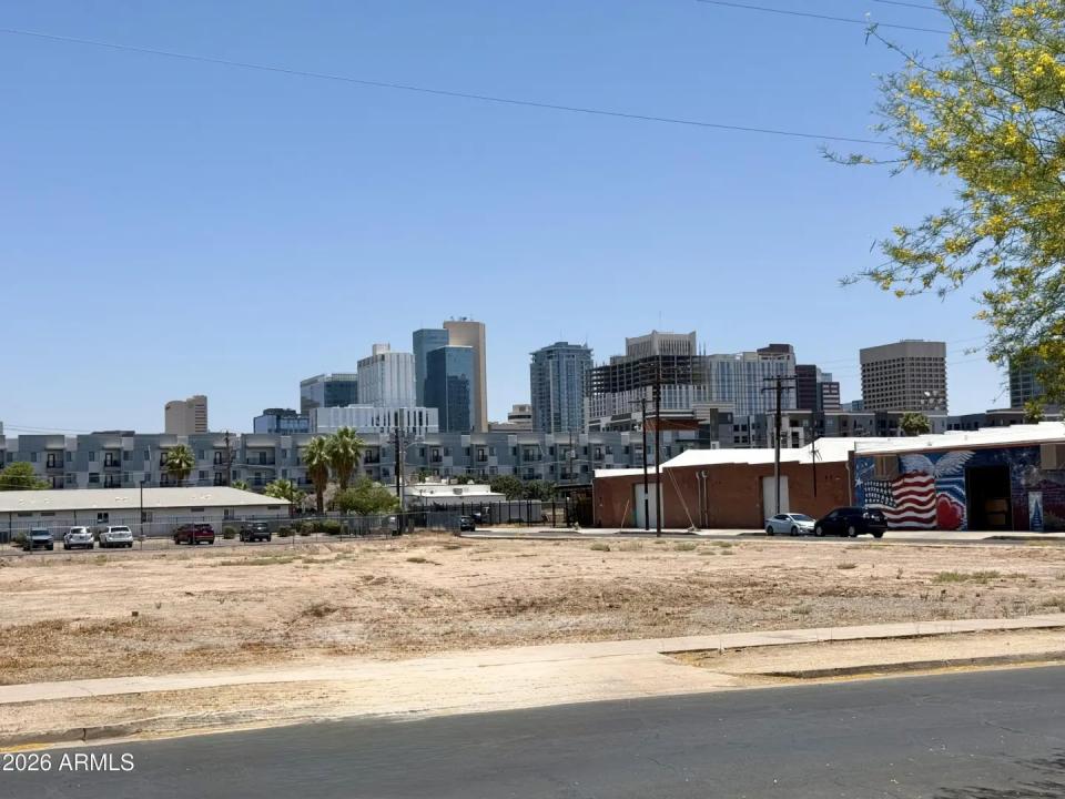 Real Estate Picture 5