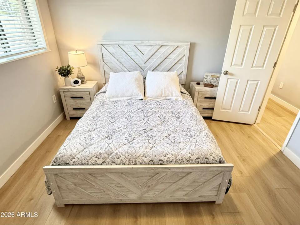 Real Estate Picture 16