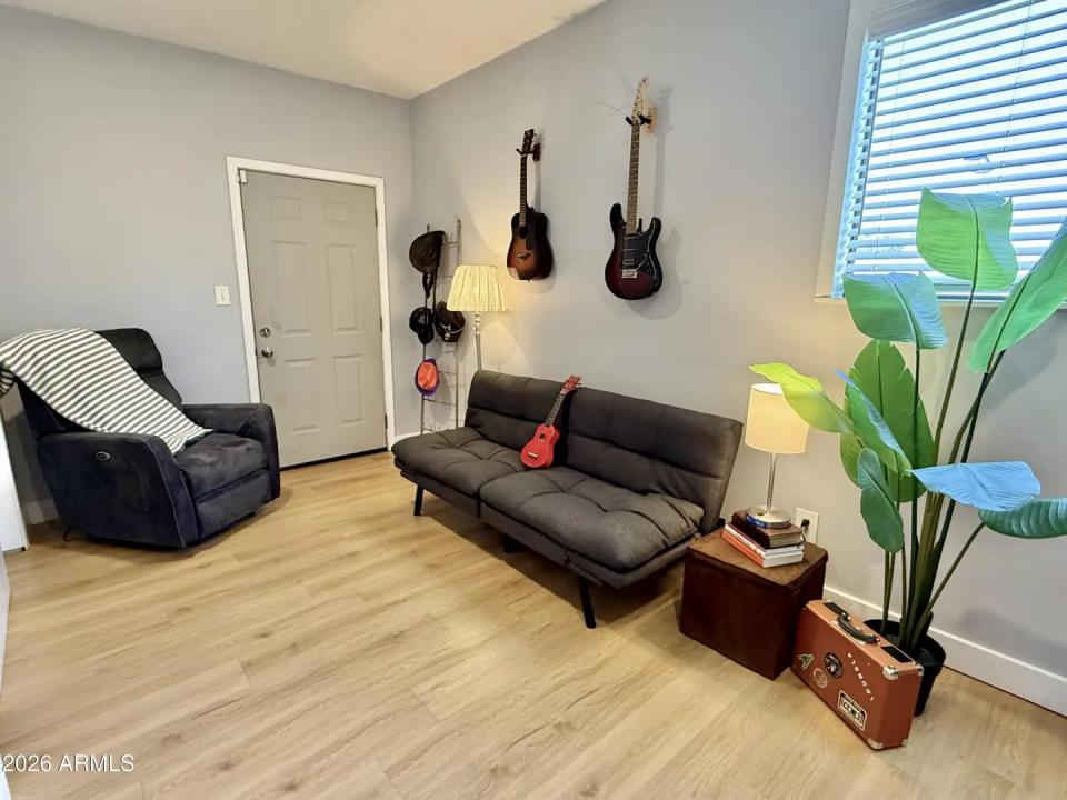 Real Estate Picture 24