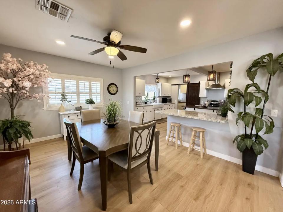 Real Estate Picture 9
