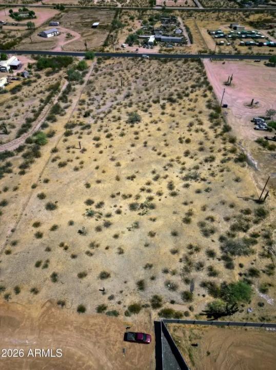 Real Estate Picture 4