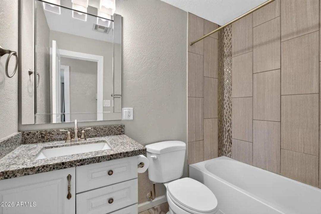 Real Estate Picture 43