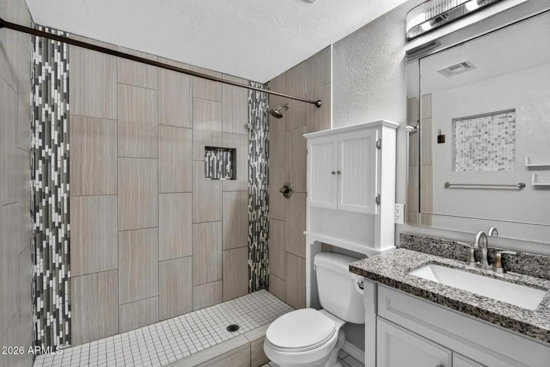 Real Estate Picture 27