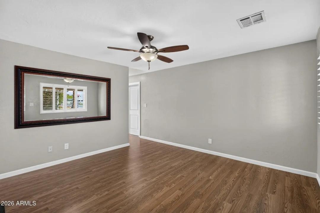 Real Estate Picture 10