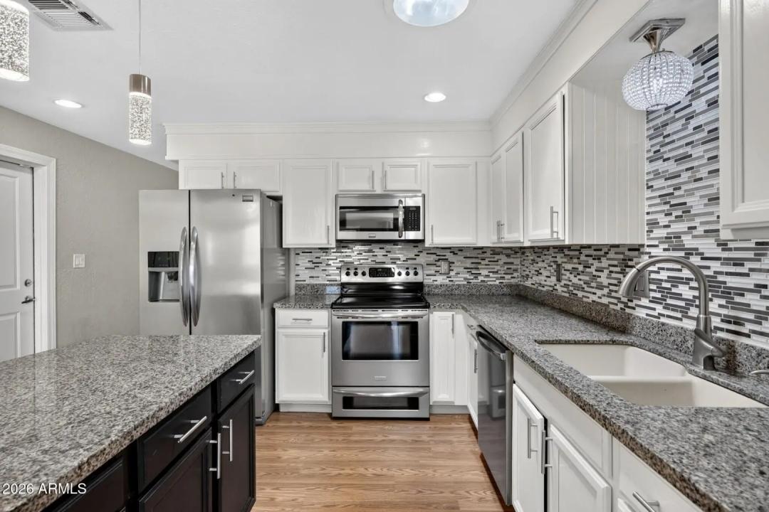 Real Estate Picture 13