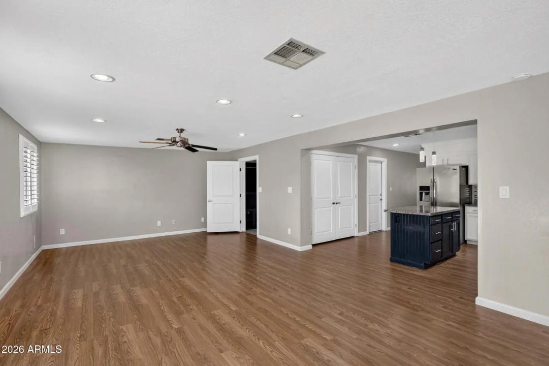 Real Estate Picture 17