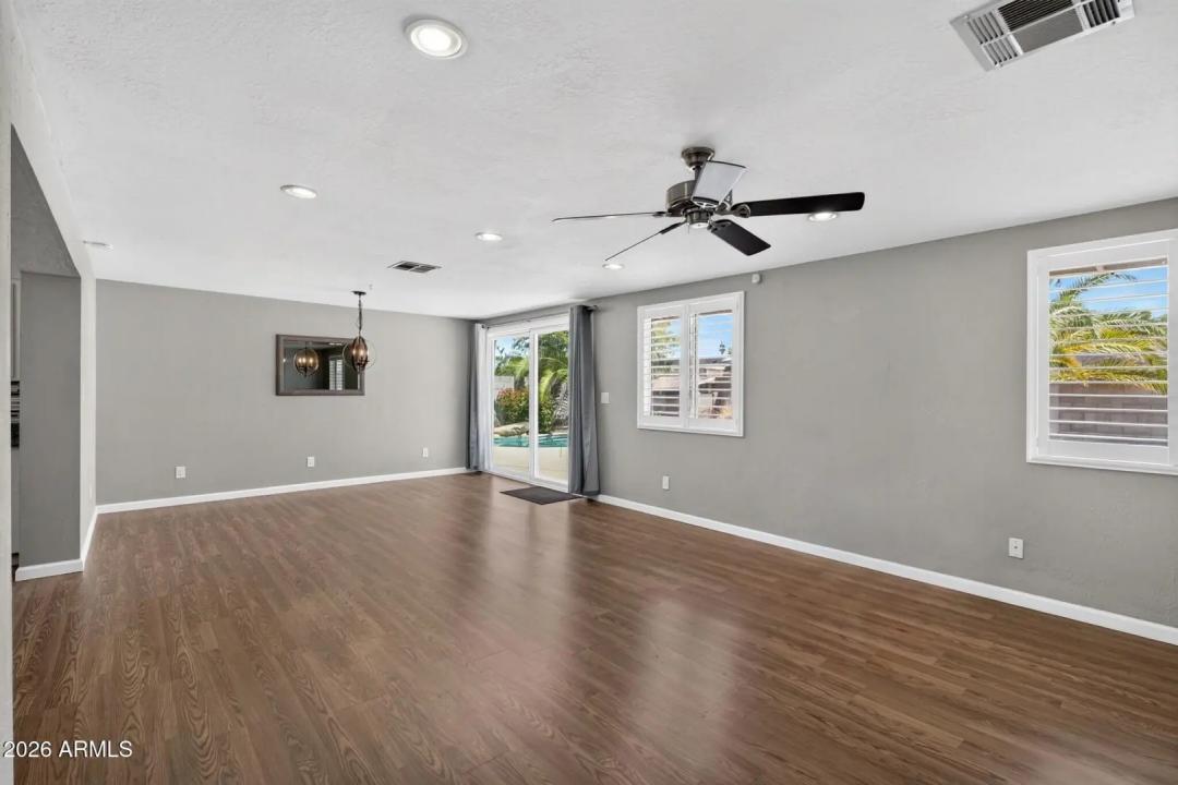 Real Estate Picture 21