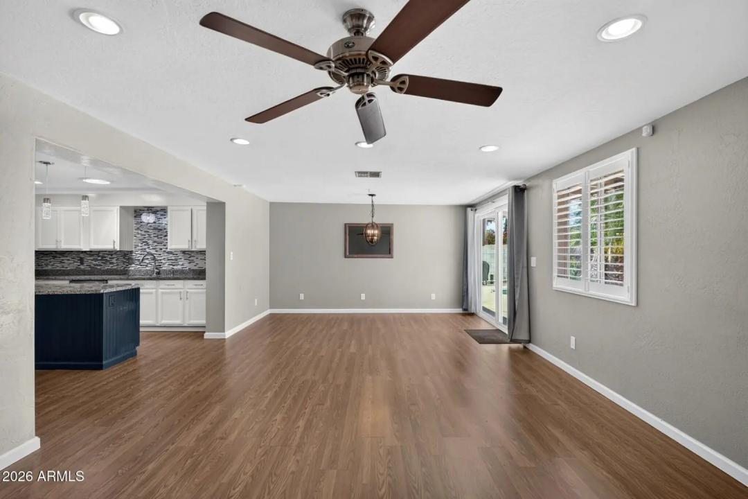 Real Estate Picture 22