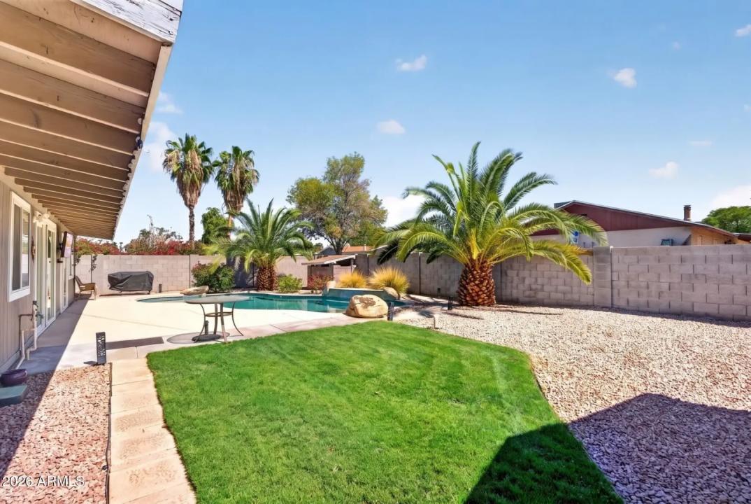 Real Estate Picture 50