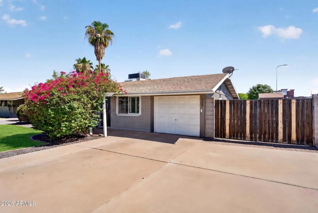 Real Estate Picture 3