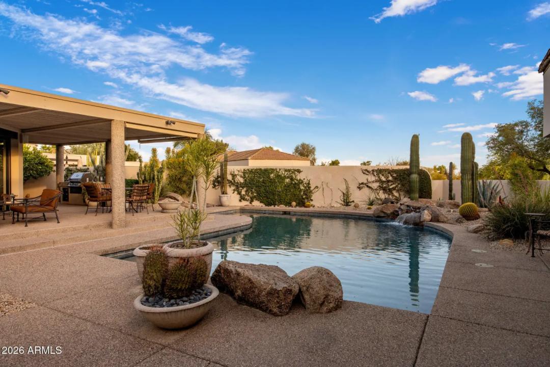 Real Estate Picture 10