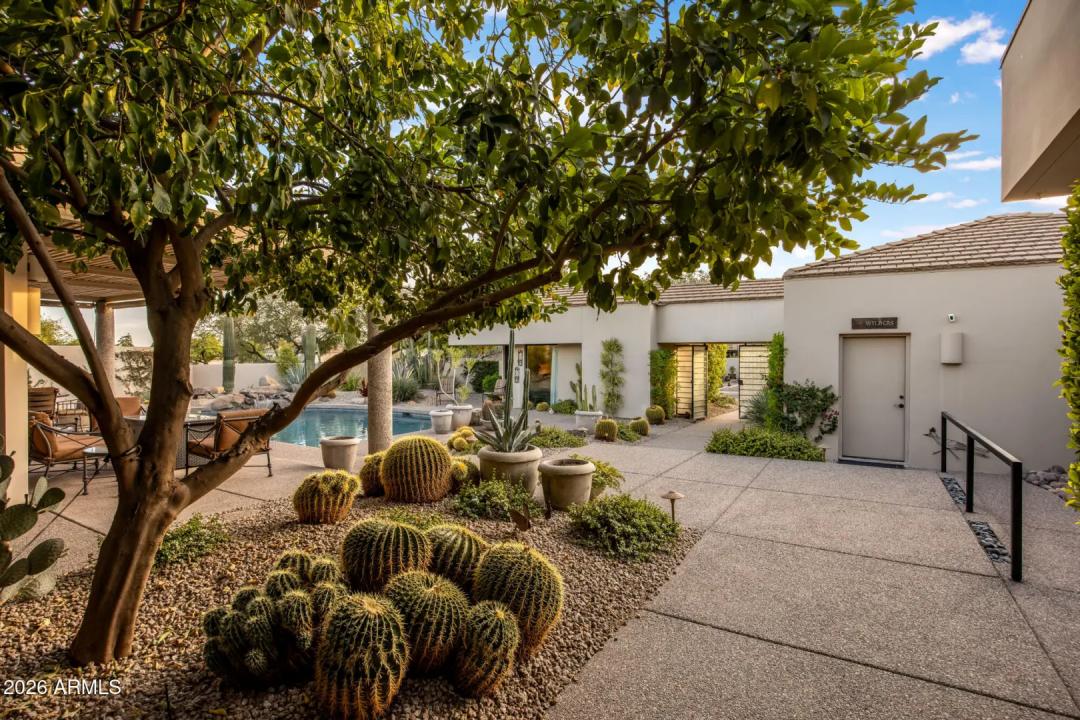 Real Estate Picture 33