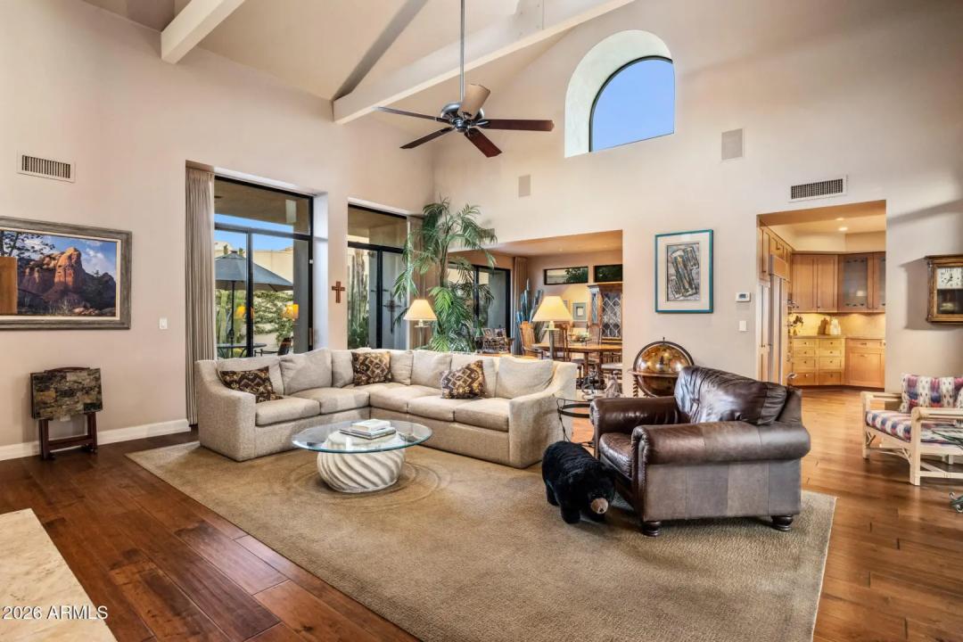 Real Estate Picture 6