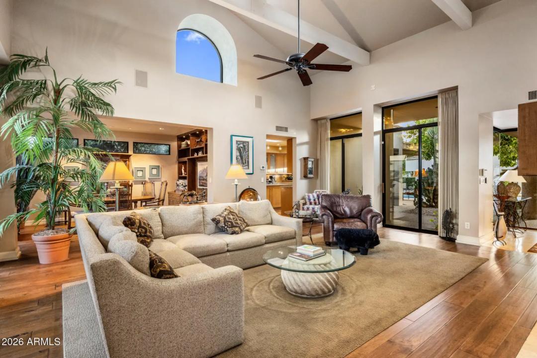 Real Estate Picture 14