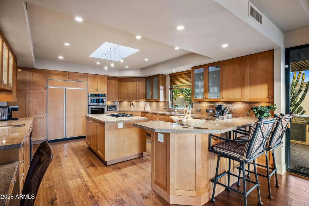 Real Estate Picture 17