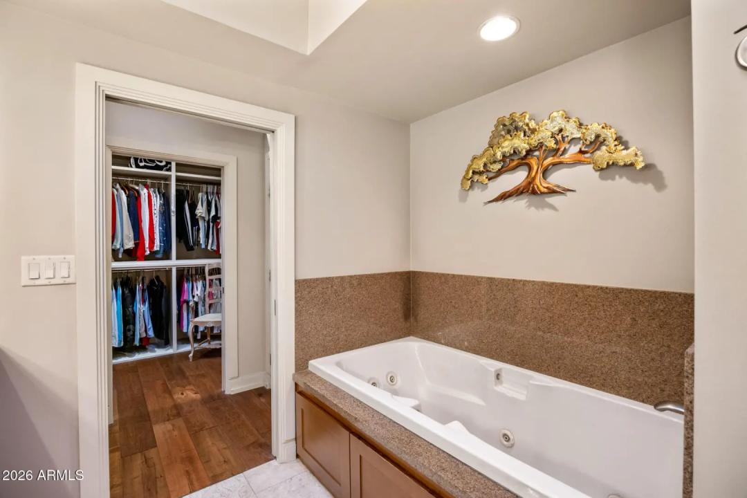 Real Estate Picture 23