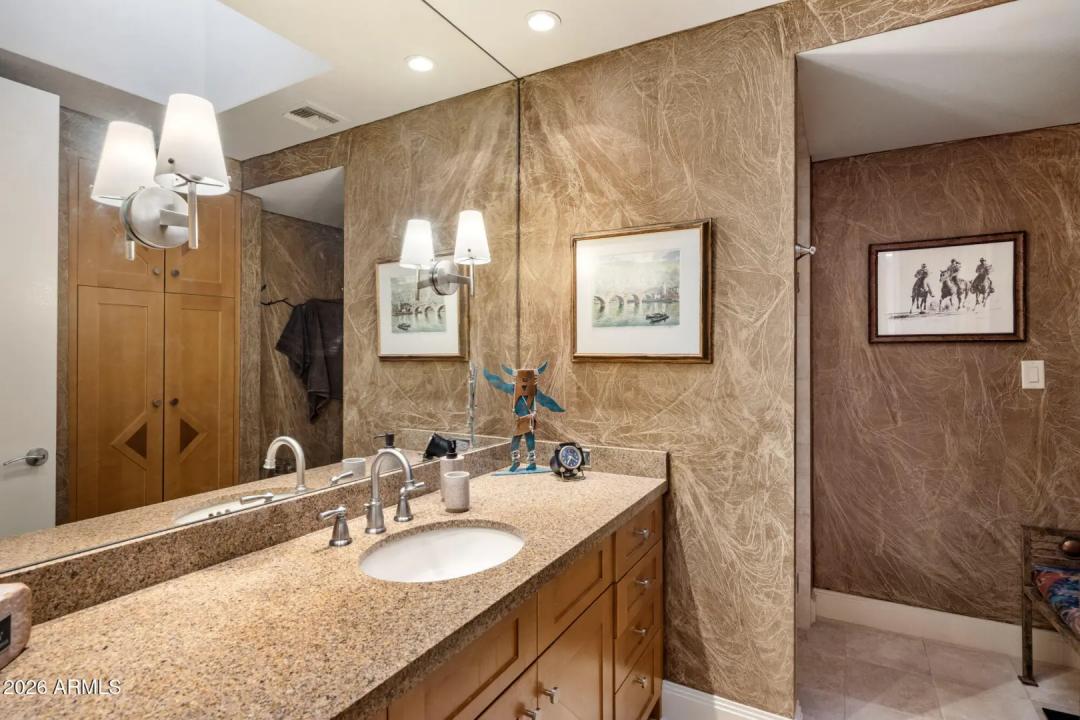 Real Estate Picture 25