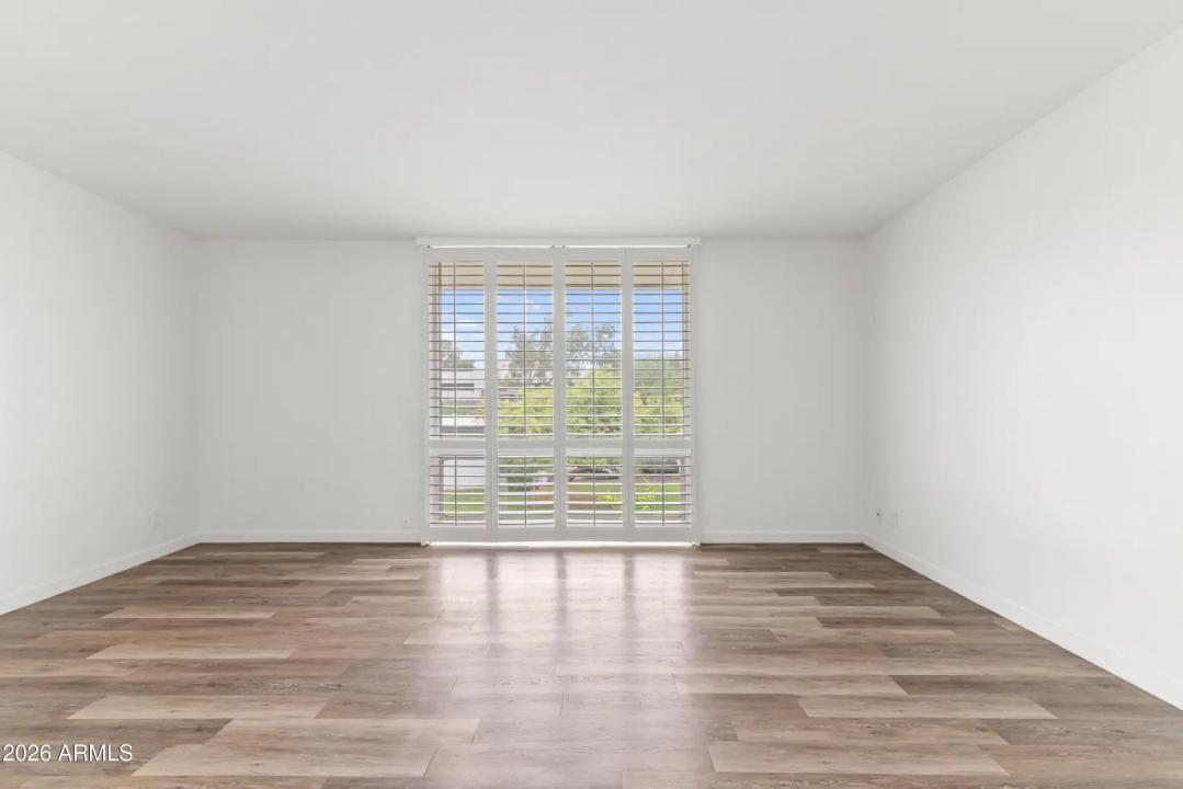 Real Estate Picture 5