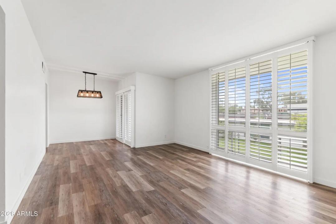 Real Estate Picture 8