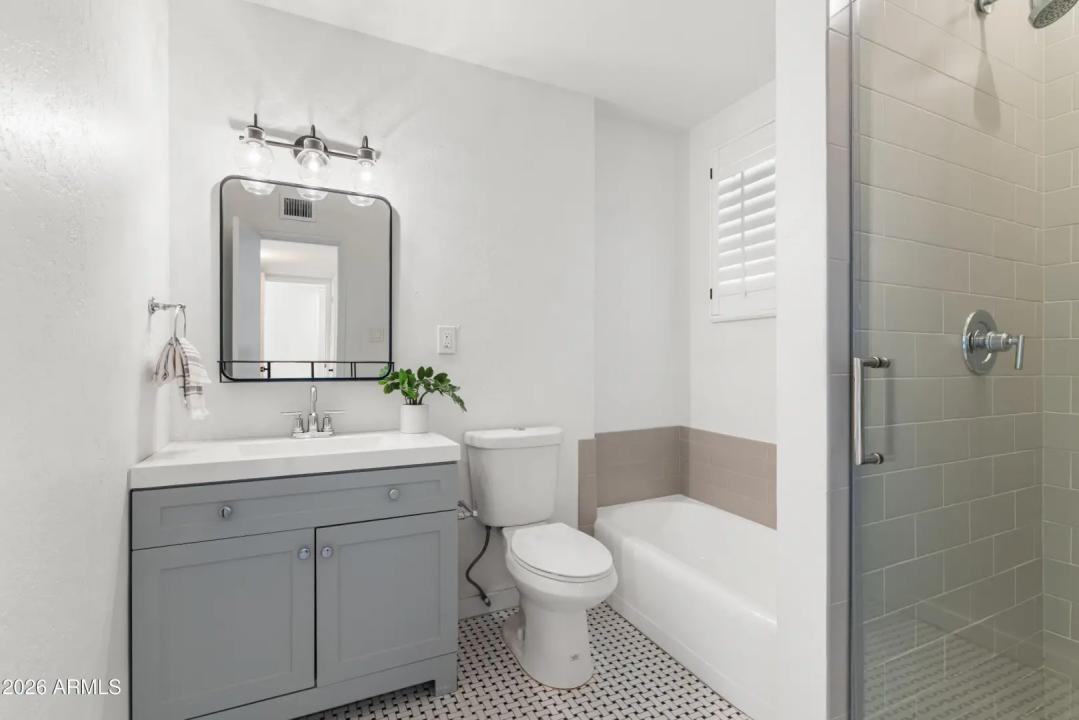 Real Estate Picture 19