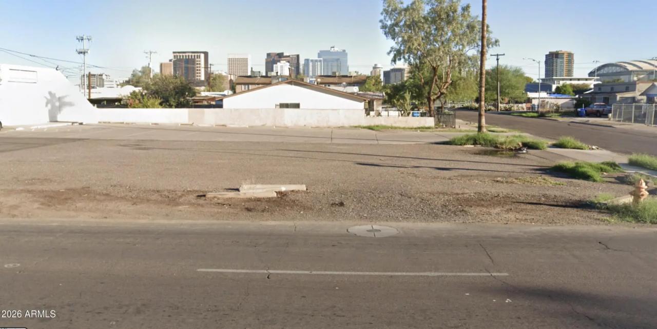 Real Estate Picture 4