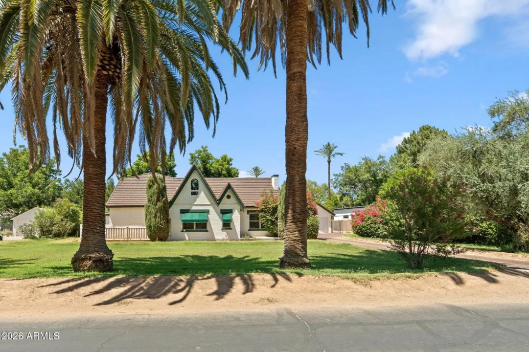 Real Estate Picture 3
