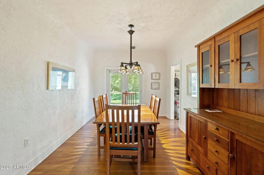 Real Estate Picture 6